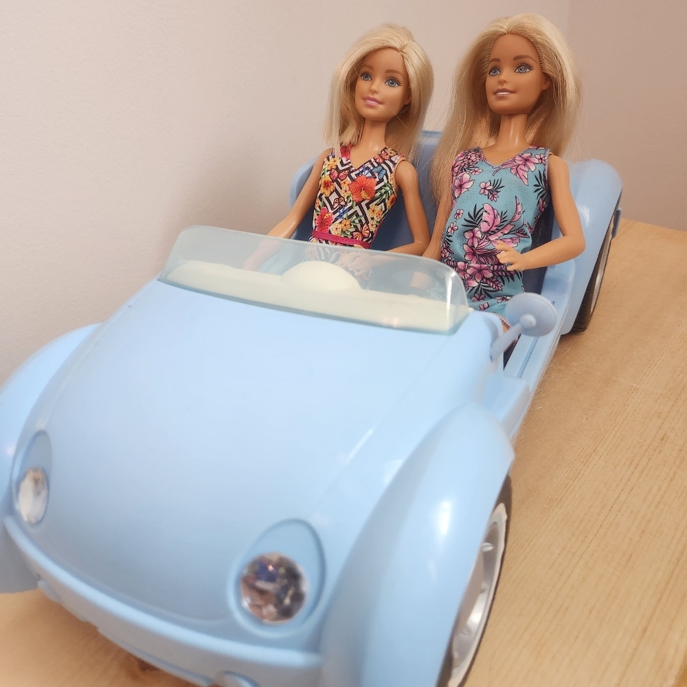 Barbie Blue Convertible Beach Cruiser And Two Dolls